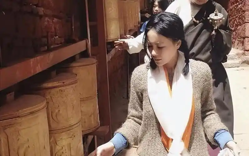 李敖评王菲高冷不是装的她肚子里没墨水本质是一个愚妇