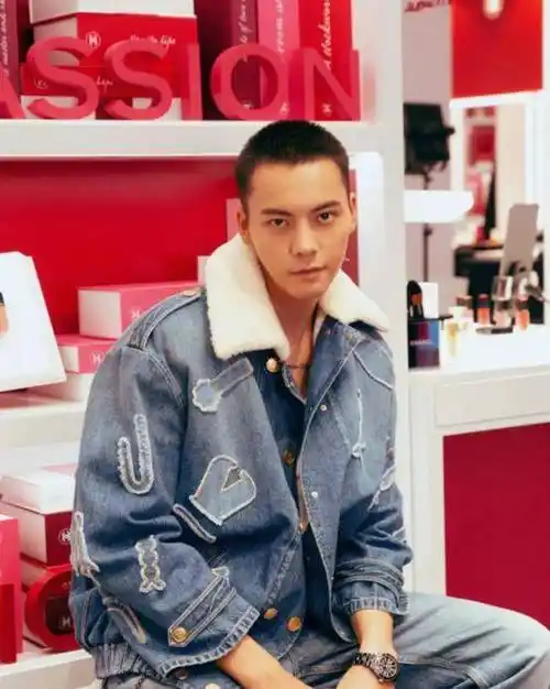 男明星寸头造型,肖战陈伟霆很野,最后一位却像是犯了罪|发型|短发