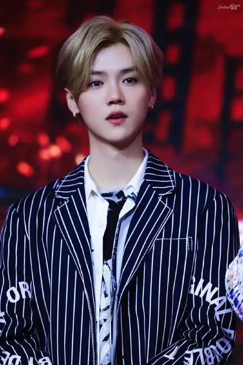 鹿晗0420生日快乐##愚人节站姐团建