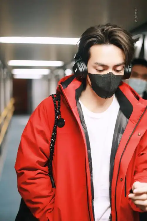 曾舜晞龙年央视春晚联排##曾舜晞说年终总结要有作品