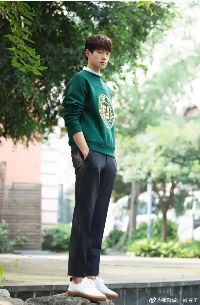 衣品最能抗的明星#魏大勋@魏大勋身材好人品好衣品好妥妥的绝世好