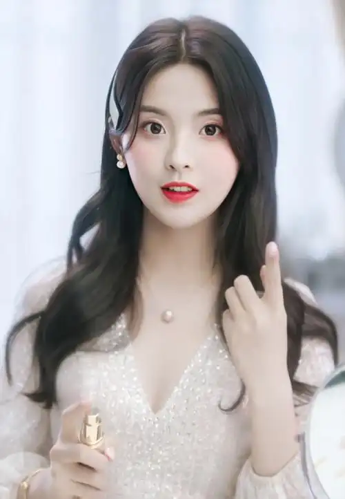 最美不过杨超越谁看了不被美呆了呢09