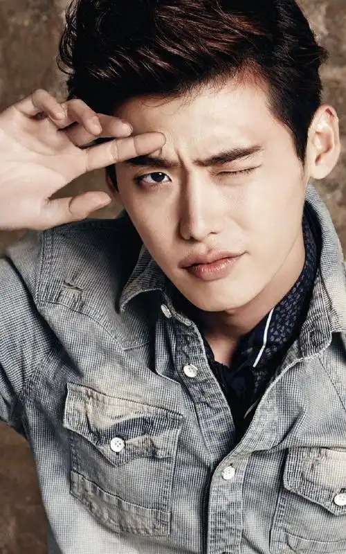 韩国男星李钟硕时尚个性写真手机壁纸