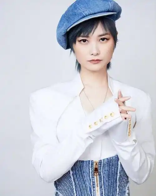 40岁不婚不育的李宇春,到底是因为"太中性",还是没人敢娶?