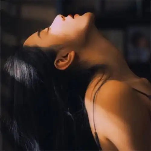 伤感女生图片大全看了想哭的19