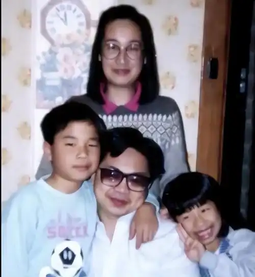 2001年澳洲一家三口陈尸别墅现场留奇怪涂鸦儿子成最大嫌疑人