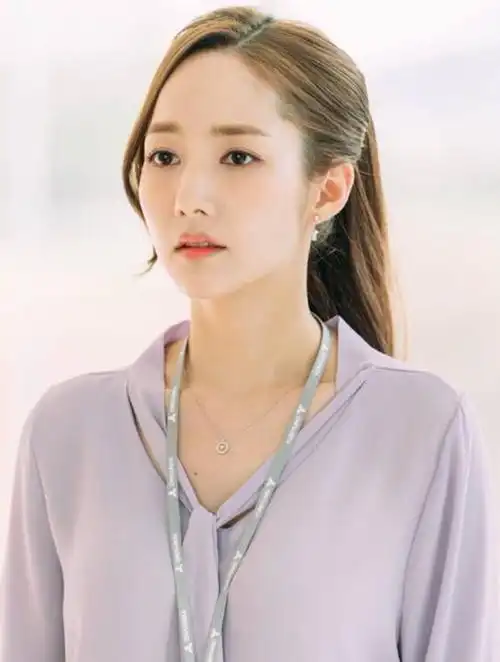 女性职场发型-中长发