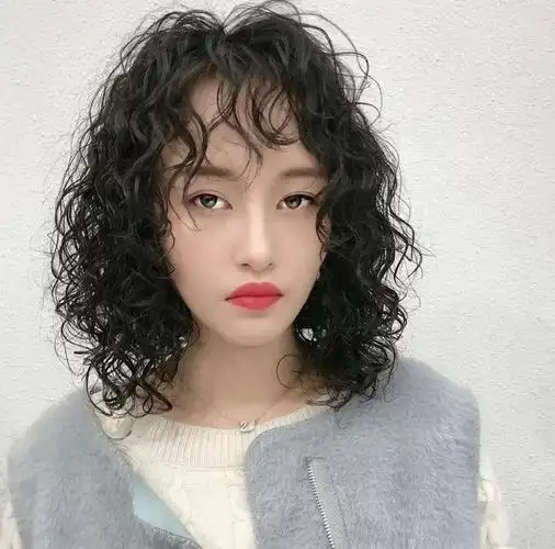 短发全头烫2021最新发型流行趋势是你的菜吗