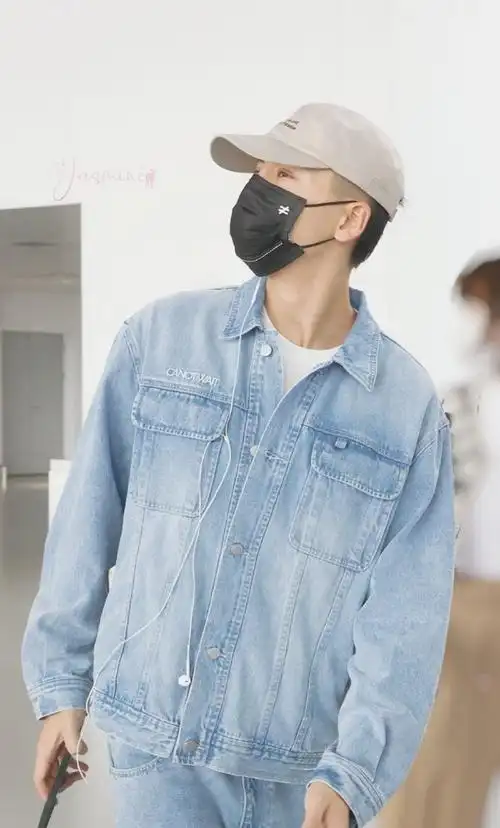 陈伟霆牛仔衣造型##陈伟霆机场饭拍