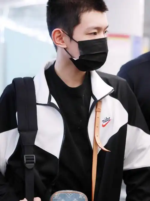 平头王源很刚哦