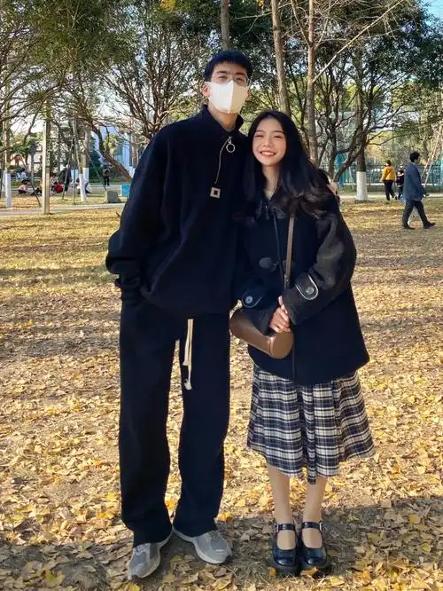 情侣穿搭158178韩剧cp甜美休闲黑外套