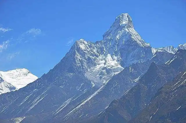 世界第五高峰——马卡鲁峰
