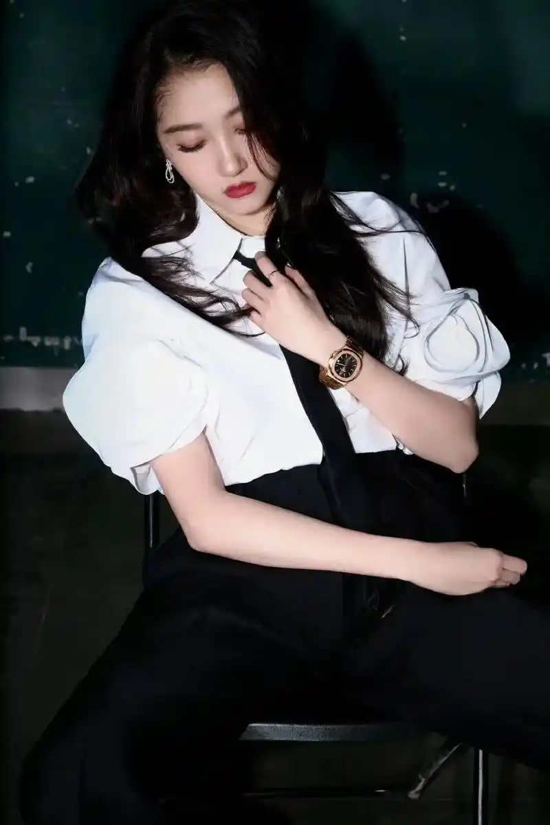 我老公姐又来了.#关晓彤 这图我直接人没了05,这太帅了 # - 抖音