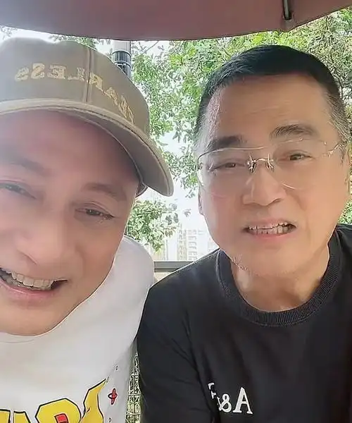 两兄弟合体直播汤镇宗助力汤镇业直播带货并意外吐露心里话