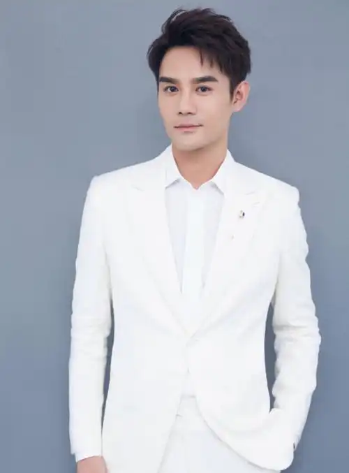 回顾王凯:父亲因肺癌去世,自己被查出肺部阴影,红不红不再重要