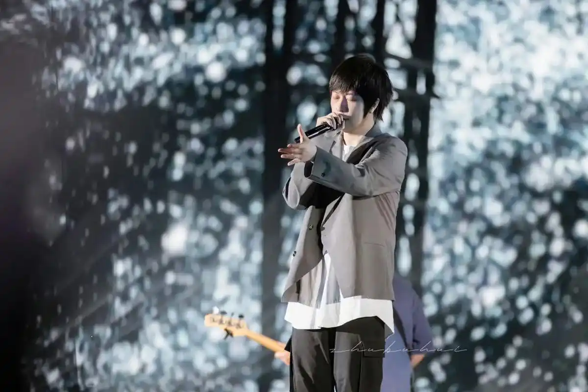 五月天重庆.满足了阿信 我们喊他信信宝贝了97 看着你笑,看 - 抖音