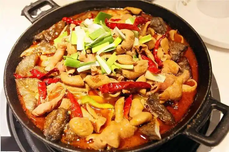 又臭又香门头沟开了家网红爆火的臭豆腐肥肠锅量大实惠越吃越过瘾88折