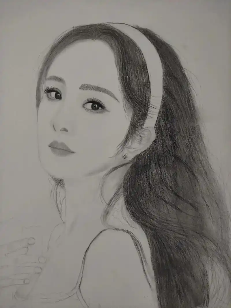 美女杨幂#每日一画 #人物肖像 #想画就画 #素描 #作品欣 - 抖音