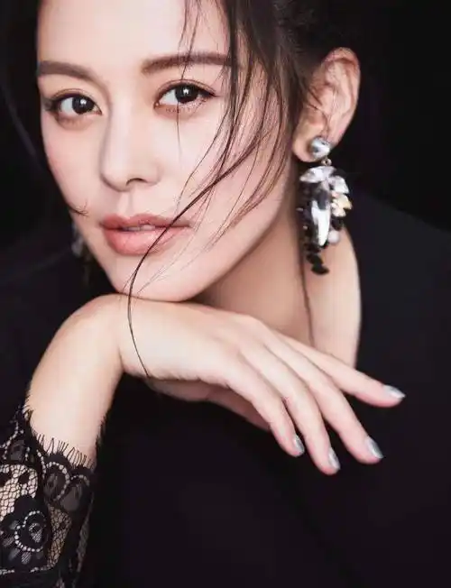 宁静20岁时尚气质不输港台明星,"双胞胎"妹妹与她相似度98%_王力可