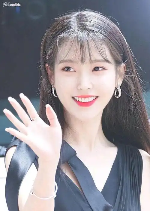 明星图片李知恩