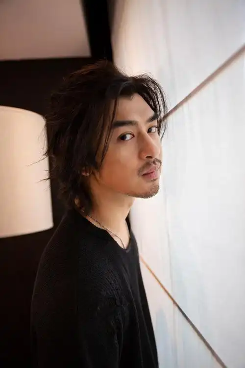 陈柏霖:误读就误读,生活不是用来解释的|陈柏霖|我可能不会爱你_新浪