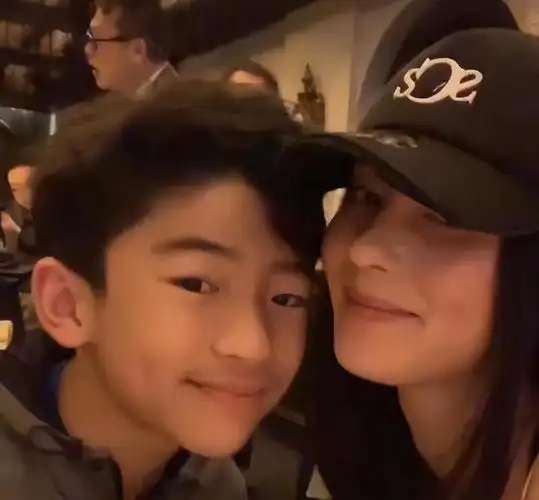 10月16日,张柏芝晒两个儿子照片|小q|记者|谢霆锋|lucas|双胞胎女儿