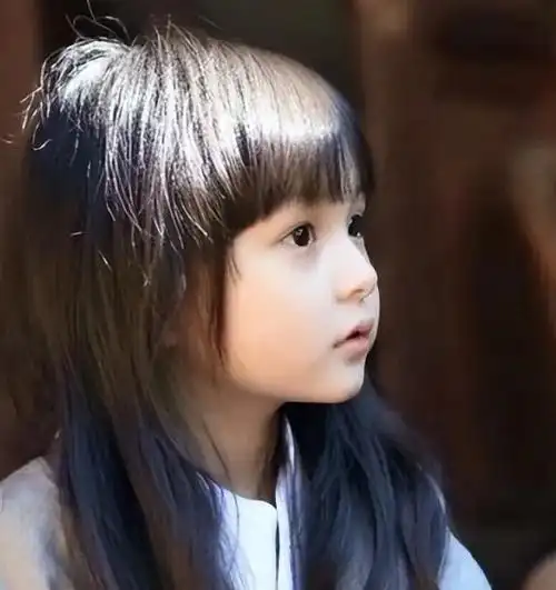 刘楚恬两岁涉足娱乐圈,年入百万,父母坚决放弃,不为利益利用孩子_照片