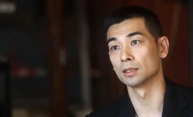 21岁凭《东北一家人》走红,本是喜剧新星,嫁赵文卓后甘心隐退!