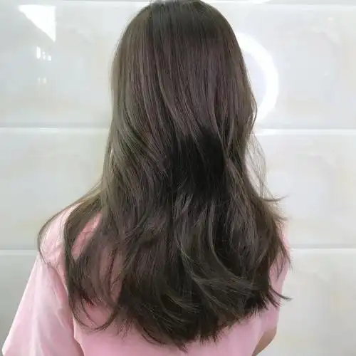 青棕色一款高级感十足的发色