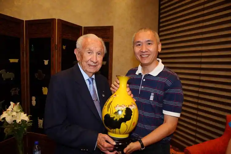 艺苑(tempo art museum),由 a target="_blank" href="/item/白十源