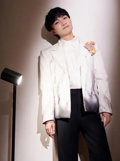 周深跨年好忙##四个周深四种声线唱四大名著##周深艺高人胆大