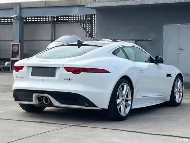 出16年捷豹ftype四驱硬顶版