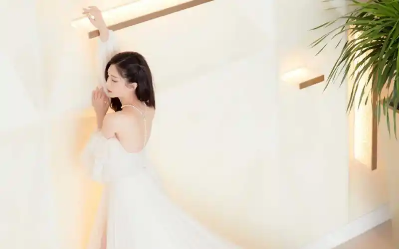 江疏影白裙性感写真图片-美女壁纸-高清美女图片-第5图-娟娟壁纸