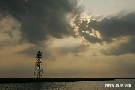 梦见大风大雨是什么意思 梦到狂风大雨什么意思