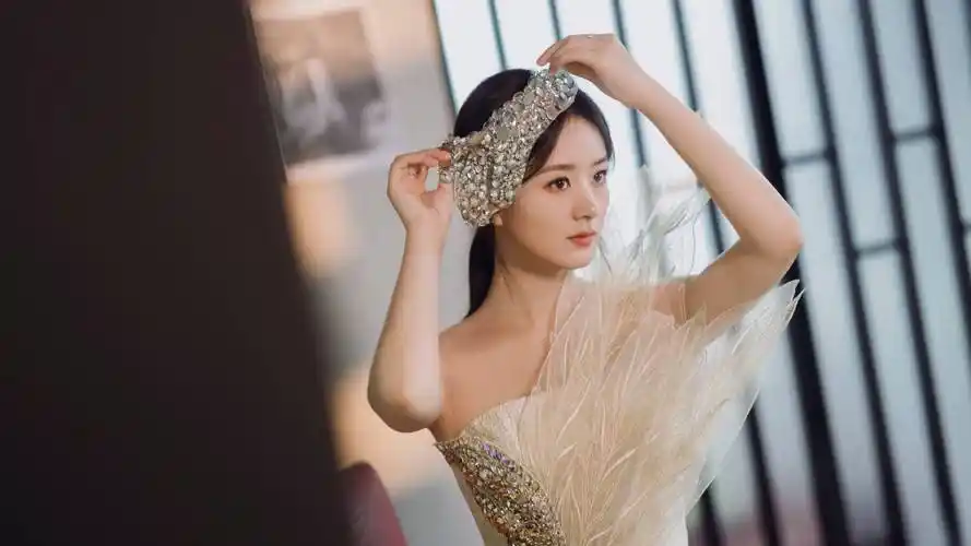 赵丽颖晒沈璃躺平照,女战神慵懒风引发热议_生活_角色_照片