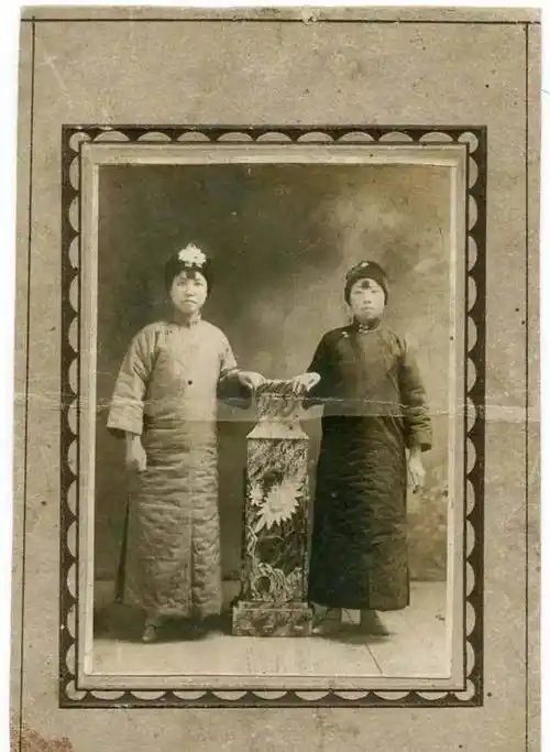 这些旧旧的老照片,记录下了清末民国时期的女性日常_女子_中国_格式