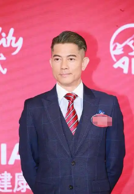 郭富城承认怀二胎后携妻现身秀恩爱,方媛挺大肚,1岁女儿曝光!