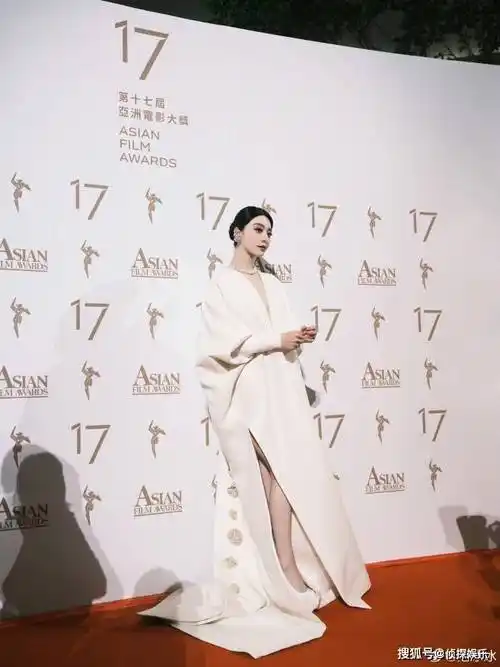 范冰冰罕晒与李英爱合照,猛夸对方美貌,两位美神合体超养眼