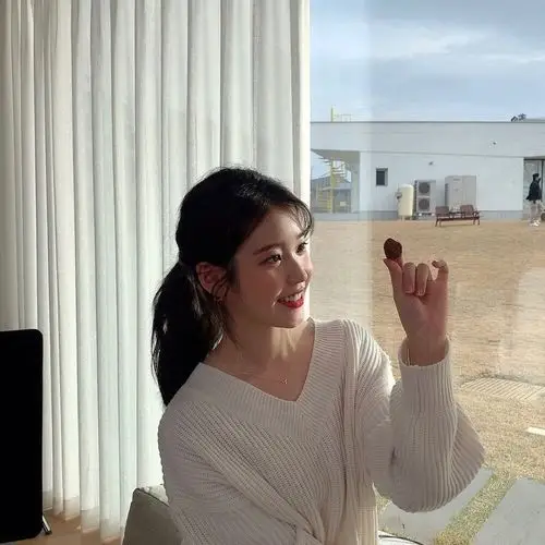 裴秀智/iu可二改 ins