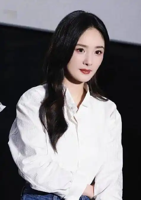 杨幂最新恋情曝光?与李现携手打造电影cp!