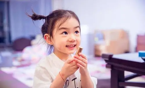 《想想办法吧爸爸》戚薇女儿lucky唱歌软萌小奶音超可爱