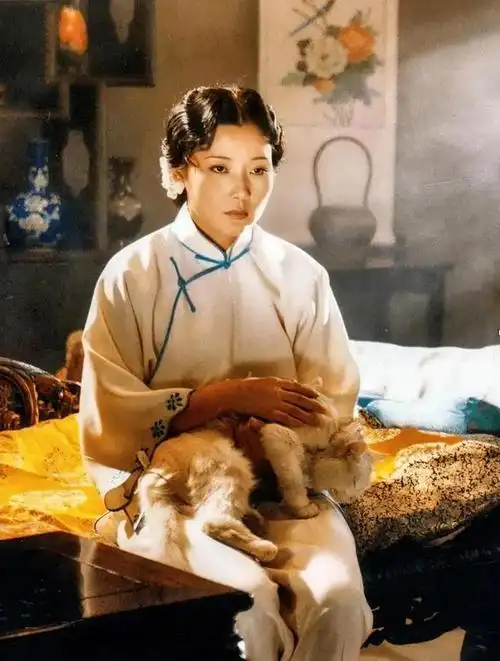 何赛飞:从"妙玉"到"姨太太专业户",原来,她不只是影视演员