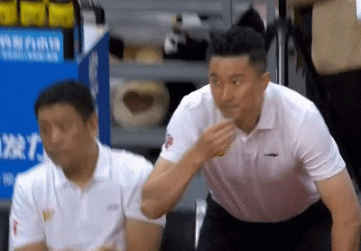 骂人也这么帅?杨少爆粗口上热搜!球迷围观调侃:南杜锋,北杨鸣