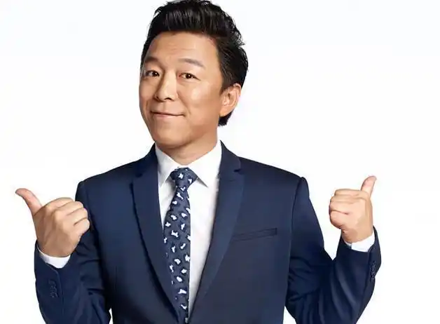 演员黄渤走红后不负糟糠妻含泪将父亲送进养老院