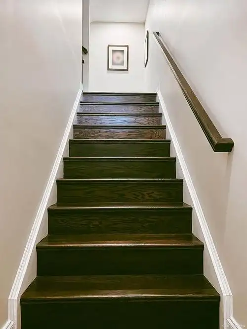 武汉楼梯扶手怎么选在武汉,选择优质的楼梯扶手是家庭安全和美观的