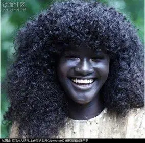 哥斯达黎加的名字叫做khoudia diop的妹纸,说她是"世界最黑的女人"真