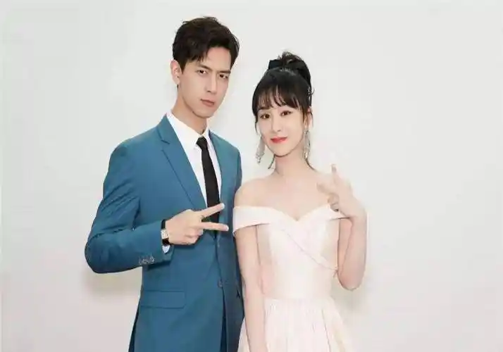 童颜夫妇售后真甜,张一山直接被杨紫要红包._合作_电视剧_演技