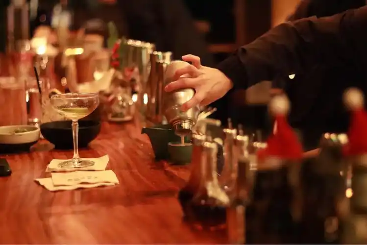 晚上喝酒瞎逼拍了拍