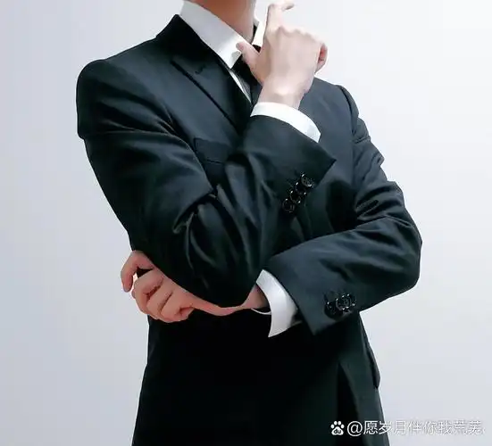 绘画参考丨一组帅气的西装人体动态素材