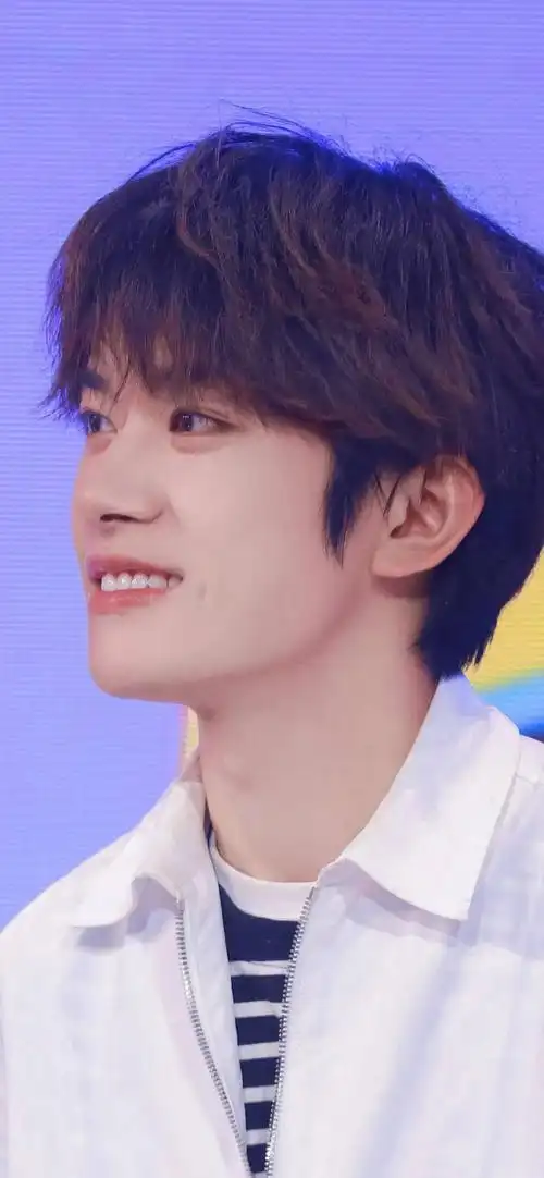 易烊千玺笑容合集让千玺的治愈笑容融化你的心